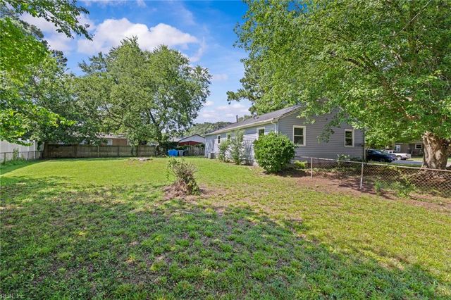720 Essex Park DR, Hampton, VA 23669
