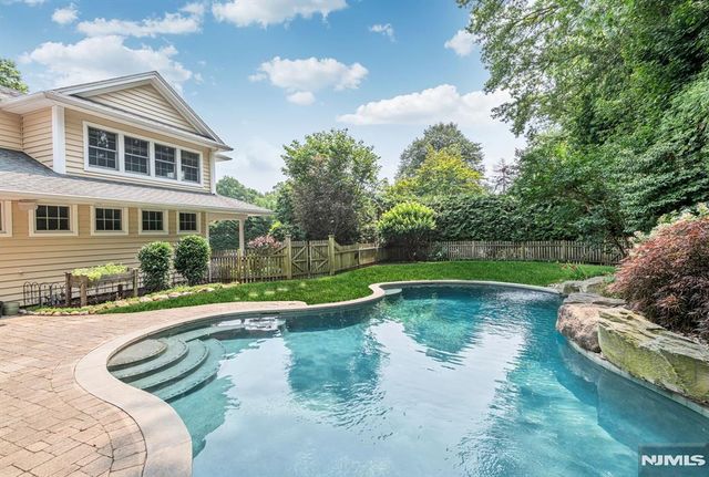 16 Dimas Court, Harrington Park, NJ 07640