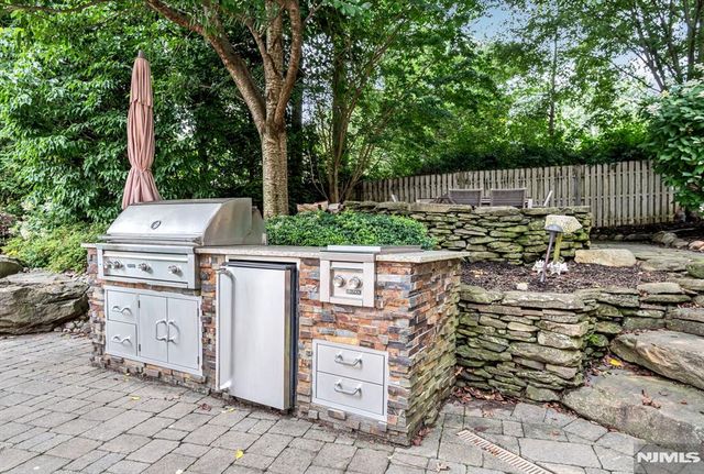 16 Dimas Court, Harrington Park, NJ 07640