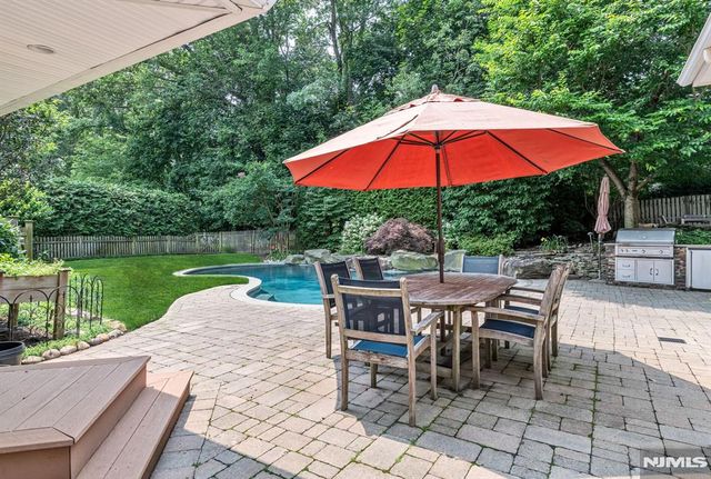 16 Dimas Court, Harrington Park, NJ 07640