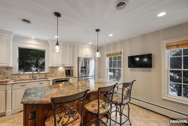 16 Dimas Court, Harrington Park, NJ 07640