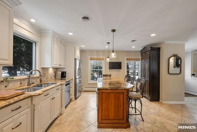 16 Dimas Court, Harrington Park, NJ 07640