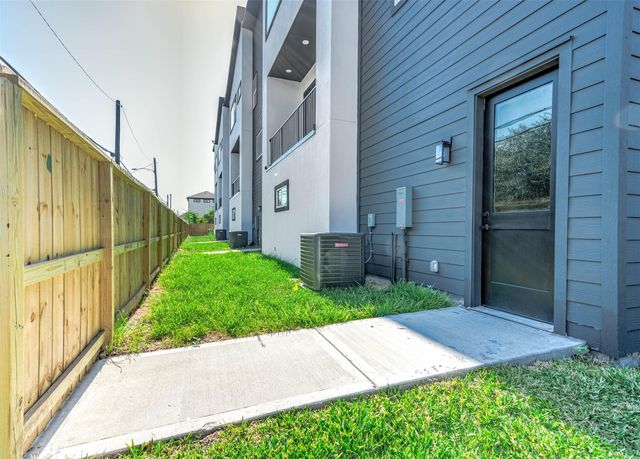 3203 St Emanuel Street A, Houston, TX 77004