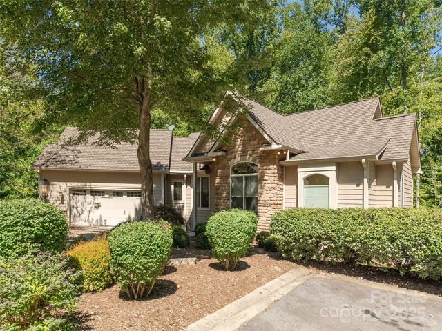 17 High Park Court, Hendersonville, NC 28791