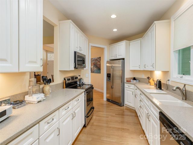 17 High Park Court, Hendersonville, NC 28791