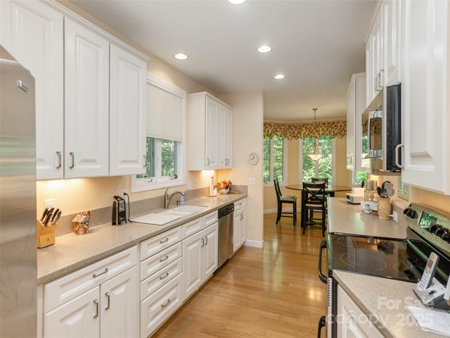 17 High Park Court, Hendersonville, NC 28791