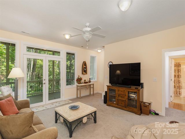 17 High Park Court, Hendersonville, NC 28791