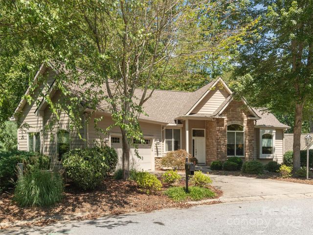 17 High Park Court, Hendersonville, NC 28791