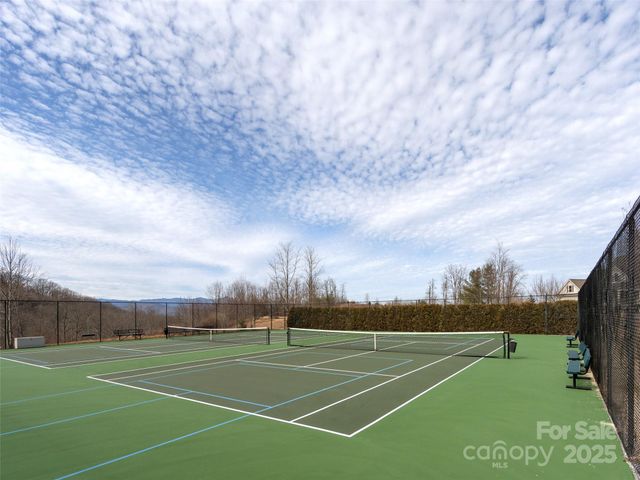 17 High Park Court, Hendersonville, NC 28791