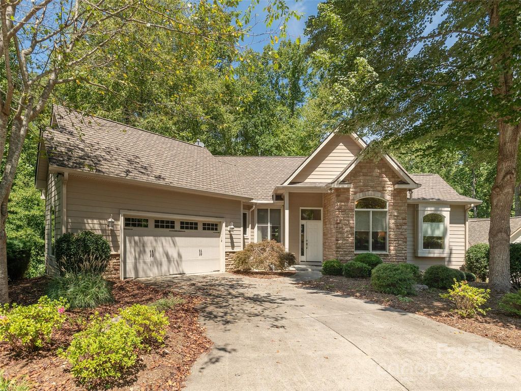 17 High Park Court, Hendersonville, NC 28791