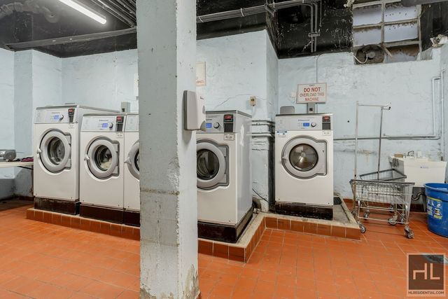 3960 52nd St Apt 6D, New York City, NY 11377