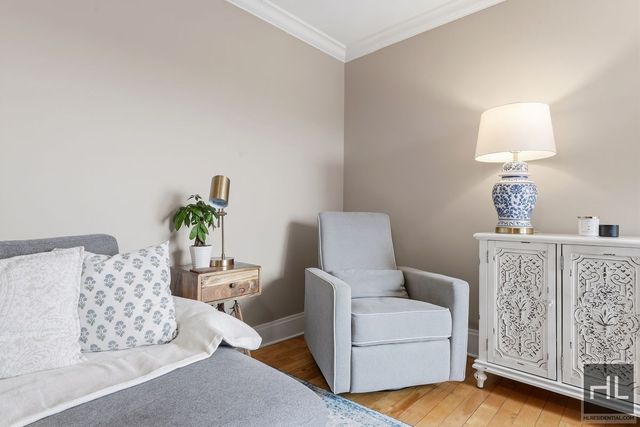 3960 52nd St Apt 6D, New York City, NY 11377