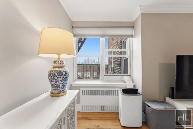 3960 52nd St Apt 6D, New York City, NY 11377