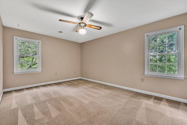 5206 Hawkbill CIR, Roanoke, VA 24018