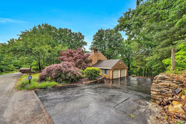 5206 Hawkbill CIR, Roanoke, VA 24018