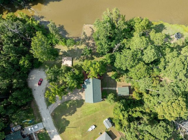 9 Creek Bend, Trinity, TX 75862