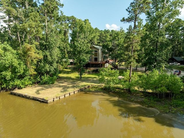 9 Creek Bend, Trinity, TX 75862