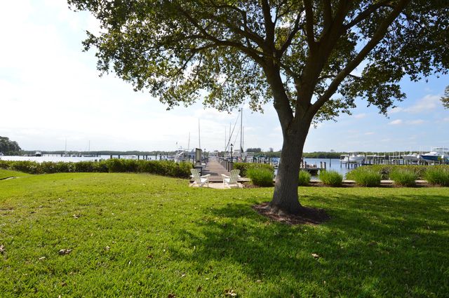 3100 SE Pruitt Rd Apt H205, Port St Lucie, FL 34952