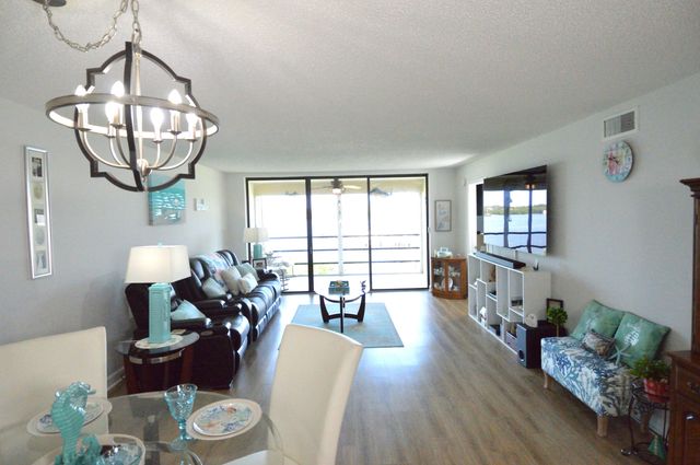 3100 SE Pruitt Rd Apt H205, Port St Lucie, FL 34952