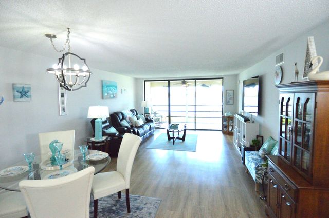 3100 SE Pruitt Rd Apt H205, Port St Lucie, FL 34952