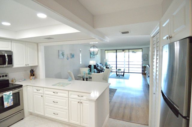 3100 SE Pruitt Rd Apt H205, Port St Lucie, FL 34952