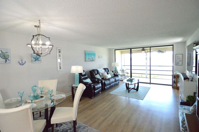 3100 SE Pruitt Rd Apt H205, Port St Lucie, FL 34952