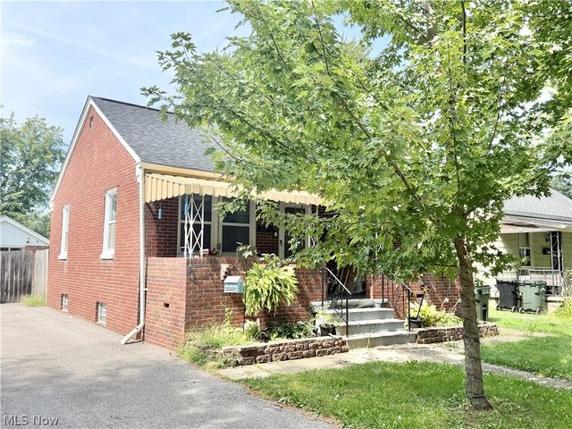 616 Garfield Avenue, Elyria, OH 44035