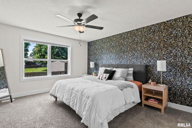 404 Hawks Nest Drive, Chatham, IL 62629