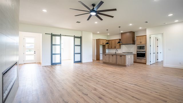 925 Bandon Dunes Drive, Fort Worth, TX 76028