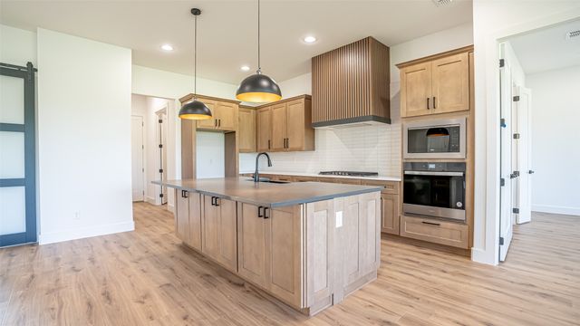 925 Bandon Dunes Drive, Fort Worth, TX 76028