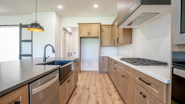 925 Bandon Dunes Drive, Fort Worth, TX 76028