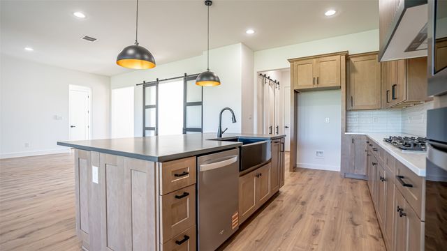 925 Bandon Dunes Drive, Fort Worth, TX 76028