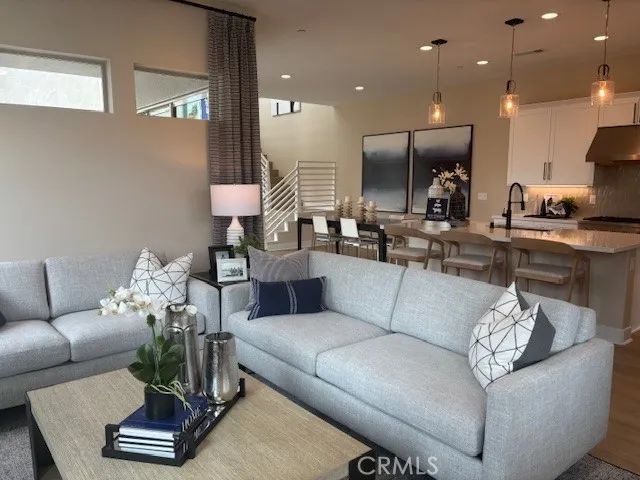27346 Creekwood Lane, Valencia, CA 91381