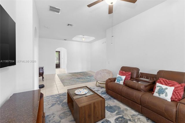 3747 SE 5th Ct, Homestead, FL 33033