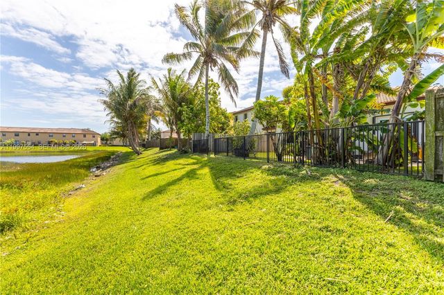 3747 SE 5th Ct, Homestead, FL 33033