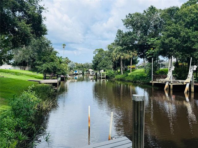 509 NE Solida Circle, Port St. Lucie, Port St Lucie, FL 34983