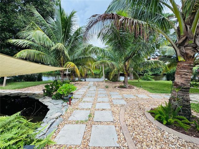 509 NE Solida Circle, Port St. Lucie, Port St Lucie, FL 34983