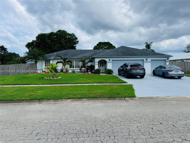 509 NE Solida Circle, Port St. Lucie, Port St Lucie, FL 34983