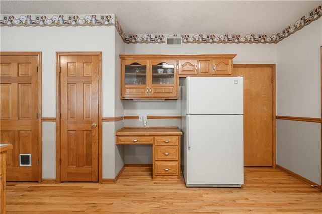 4508 NE Kingston Drive, Lee's Summit, MO 64064