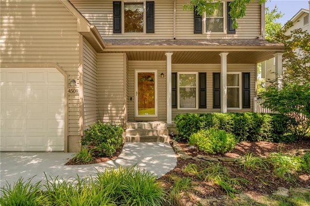 4508 NE Kingston Drive, Lee's Summit, MO 64064