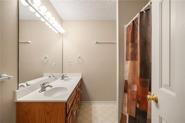 4508 NE Kingston Drive, Lee's Summit, MO 64064