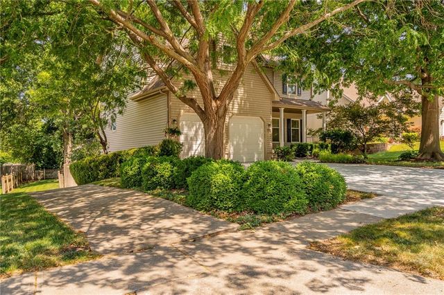4508 NE Kingston Drive, Lee's Summit, MO 64064