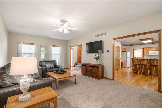 4508 NE Kingston Drive, Lee's Summit, MO 64064