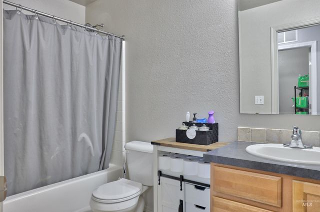 11719 Altamont St, Caldwell, ID 83607