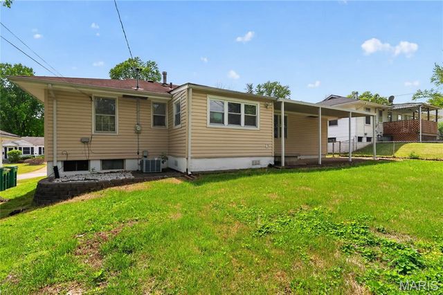 1417 Corinth Drive, St Louis, MO 63137