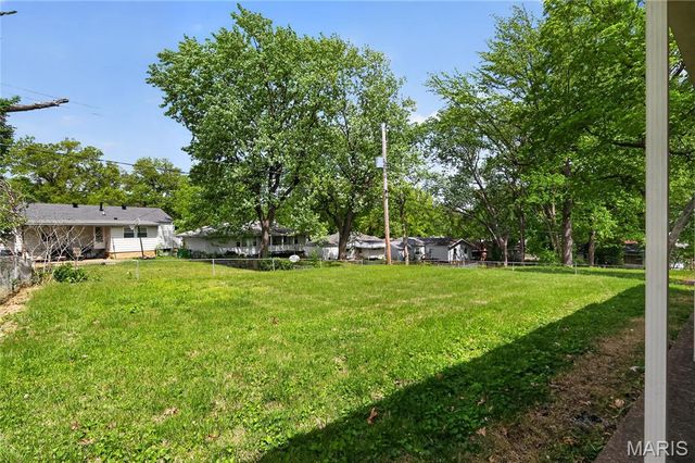 1417 Corinth Drive, St Louis, MO 63137