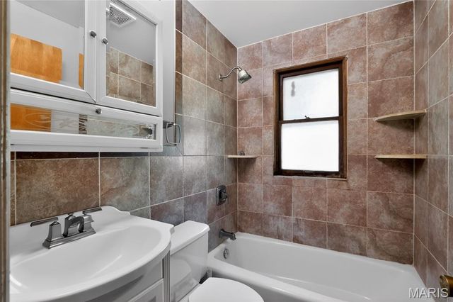 1417 Corinth Drive, St Louis, MO 63137