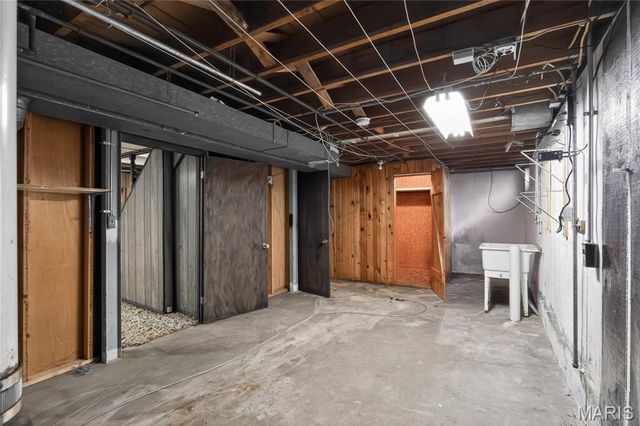 1417 Corinth Drive, St Louis, MO 63137