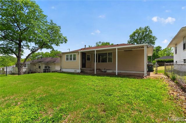 1417 Corinth Drive, St Louis, MO 63137