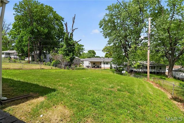 1417 Corinth Drive, St Louis, MO 63137